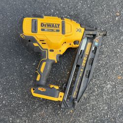 16 Ga Dewalt Nailer