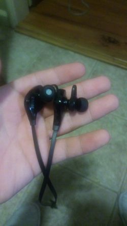 Blotooth earbuds😌