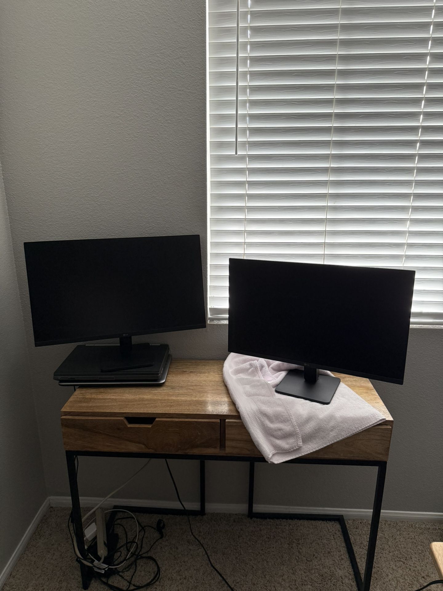 2 27inch LG Computer Monitors 