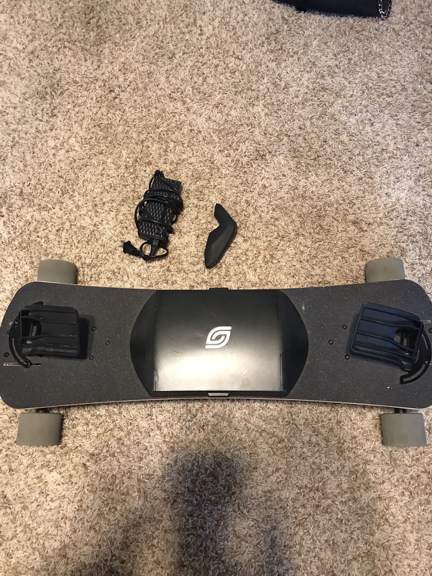 Electric Skateboard. Summerboard. Skateboard/snowboard