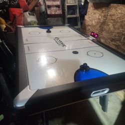 AIR HOCKEY TABLE