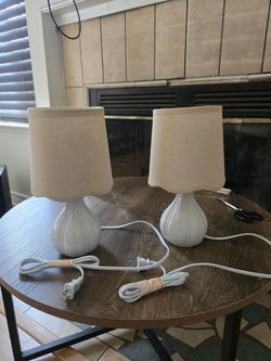 White/beige cute lamps (2)