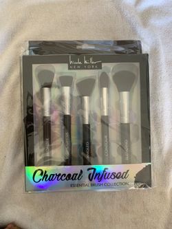 Nicole Miller brush collection