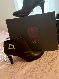 They are brown and are new.