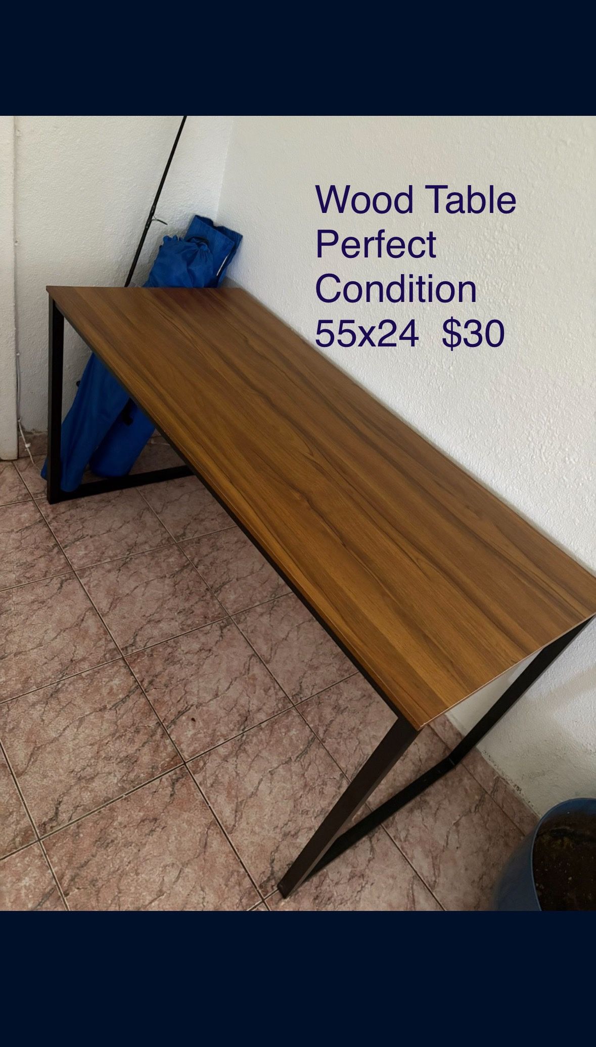 Table / Desk perfect Condition