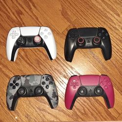 4 PS5 CONTROLLERS