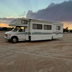 2000 Winnebago Minnie