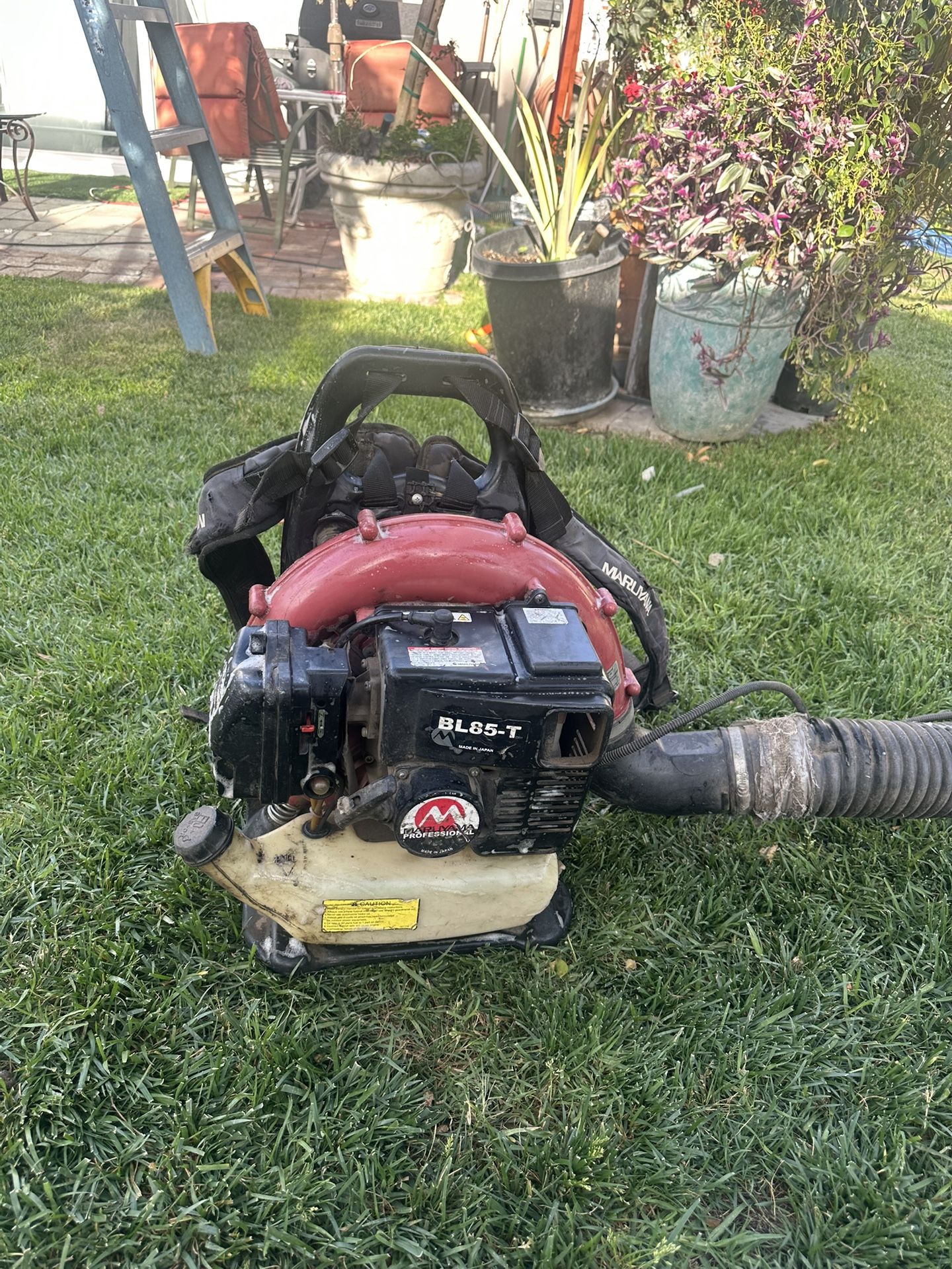 leaf blower