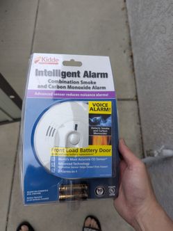Kidde KN-COSM-XTR-B Intelligent Alarm, Battery Operated Combination Carbon Monoxide, Fire and Smoke Alarm