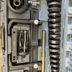 Matco On Car Wheel bearing Tool W/hub Tamer