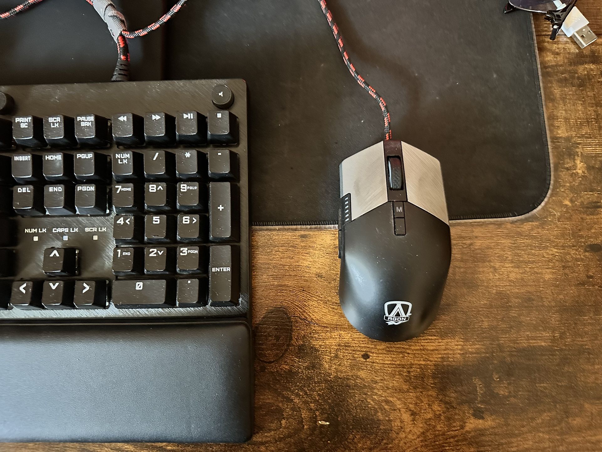 AOC Agon AGM700 Gaming Mouse