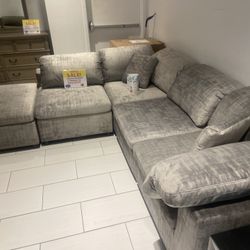  🇺🇸🇺🇸FINAL CLEARANCE SALE: Brand new furniture at wholesale prices. Low prices in Florida. Furniture Distribution Center-ST PETE!   SAME DAY DELIV