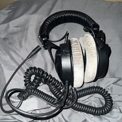 beyerdynamic DT 770 Pro 80 ohm Limited Edition Professional Studio  Headphones, Black