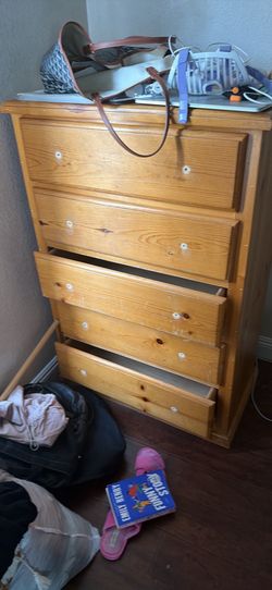 Dresser wood