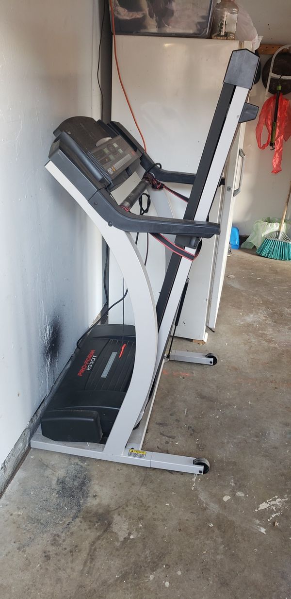 Proform treadmill 835qt for Sale in Elk Grove, CA OfferUp