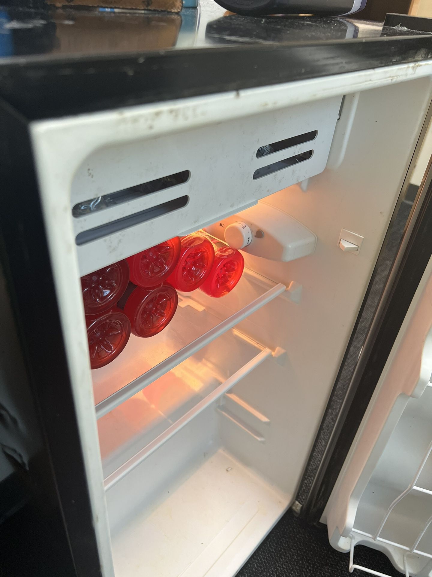 Mini Refrigrator (must Pick Up) UO