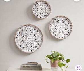 Trio Distressed White Floral 3 piece
