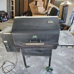 GMG Daniel Boone smoker