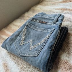 Wrangler Womens Shiloh Low Rise Boot Cut Ultimate Riding Jeans