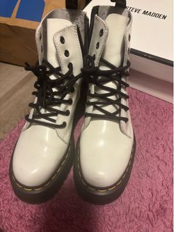 Dr. Martens white leather platform boot size 7 women