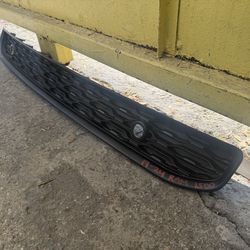 2019-2024 DODGE RAM LOWER GRILLE OEM
