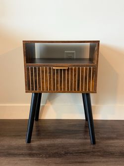 Mid-Century Modern Rustic Nightstand with Fluted Drawer (Set of 2)