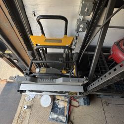DEWALT Portable Table Saw