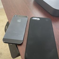 iPhone 5 And iPhone 8 Plus 