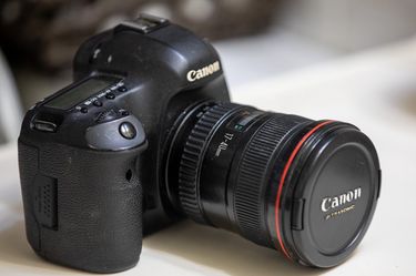 Canon 5D Mark 3 With 17-40mm L4 Lens In Good Working Condition.