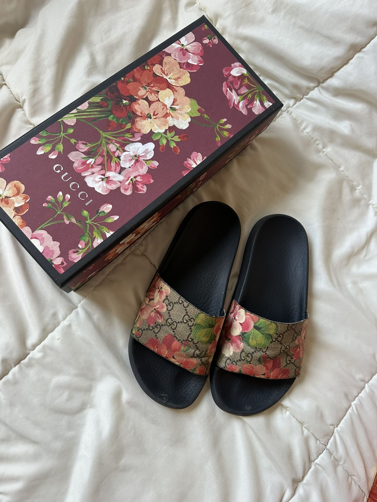Gucci Bloom Slides Size 8