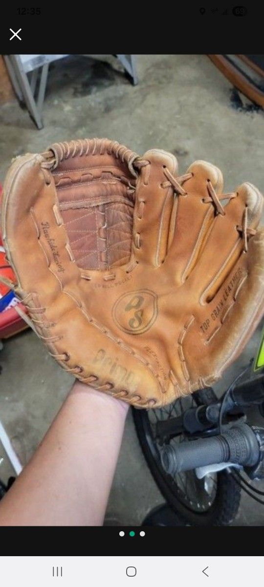 13" Softball Or Baseball Glove