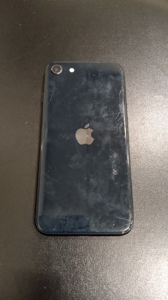 iPhone SE (Used) [Broken Screen]