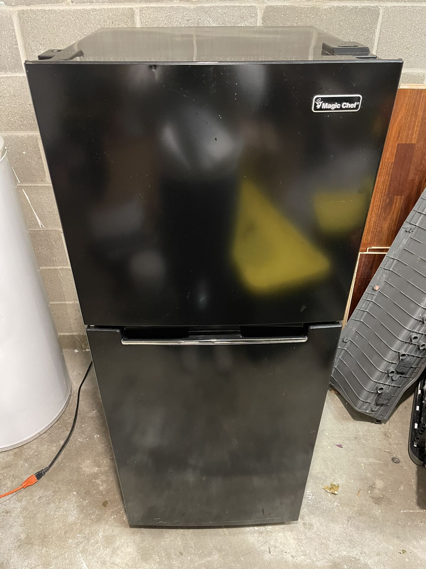 10.1 Magic Chef Refrigerator