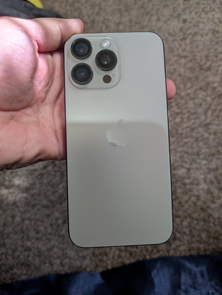 iPhone 15 Pro Max 256gb Unlocked For Repair As Is