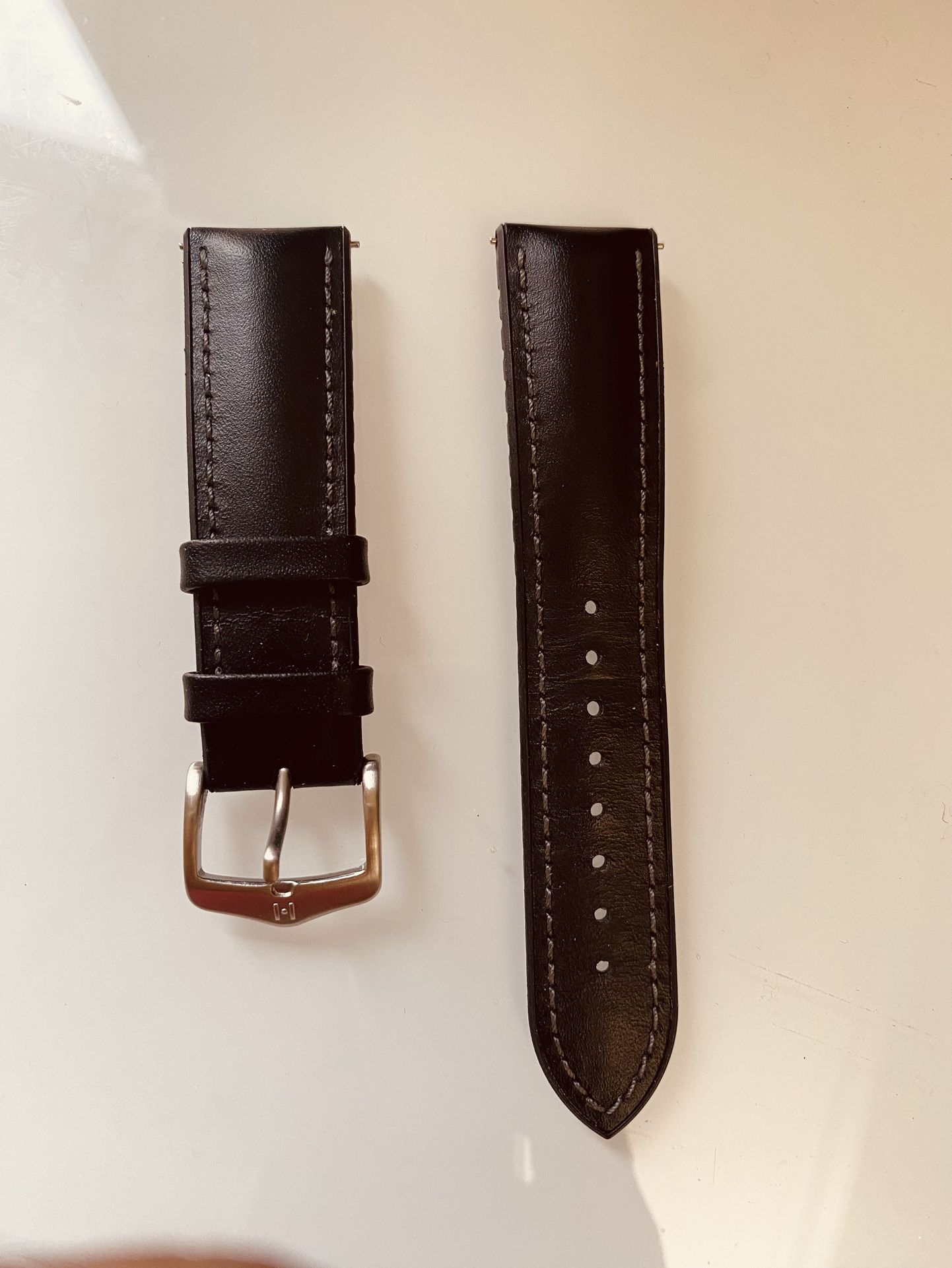 Hirsch JAMES Calf Leather Performance Watch Strap in BLACK 20mm, image size:1442x1922