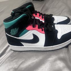 Jordan 1 Mid 