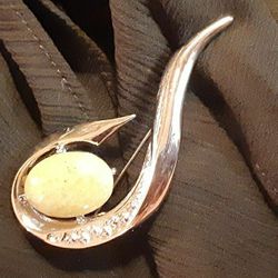 c1960 18K GP BROOCH Faux Jasper Decoration