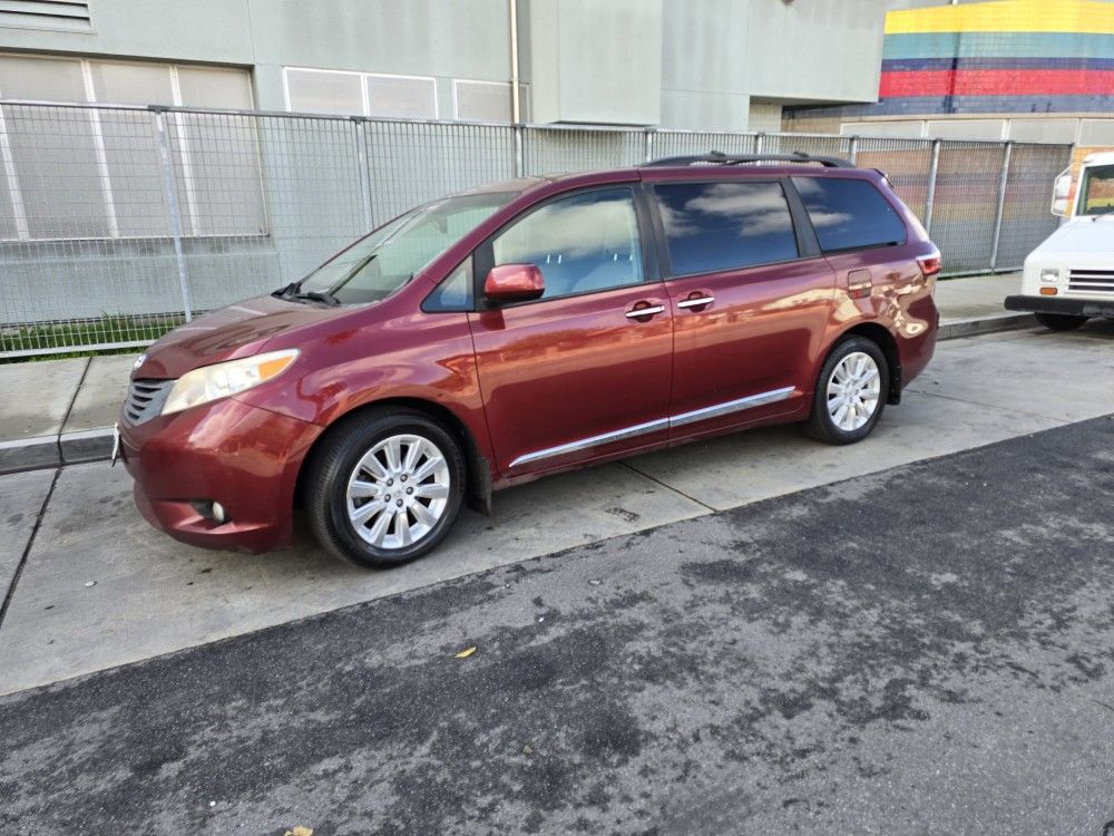 2015 Toyota Sienna
