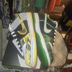 Nike Dunk Low What the Duck Away University of Oregon PE Size 11.5m