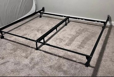 Khing bed frame