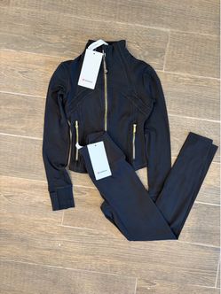 Size 2 set brand new‼️cropped