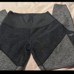 Alo Leggings