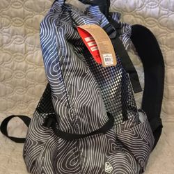 L 20-40lbs Arcadia Trail Forward Facing Dog Carrier Backpack Black and White