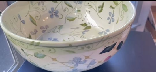 Vintage Hand painted Salad Vegetable Bowl by Tracy Porter in the “Evelyn” Collection