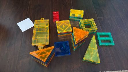 Magna tiles like set