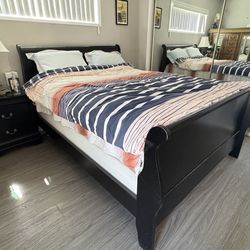 Queen size bed and mattress set