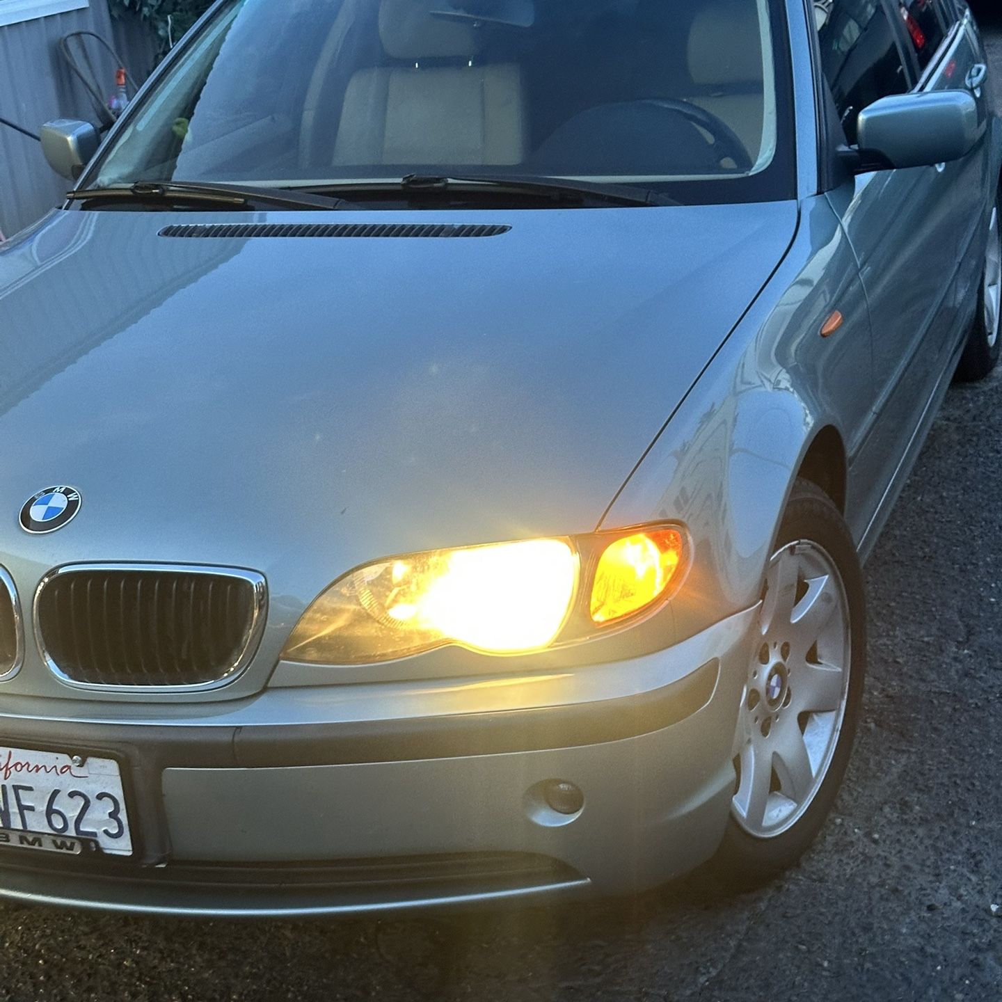 2004 BMW 325i