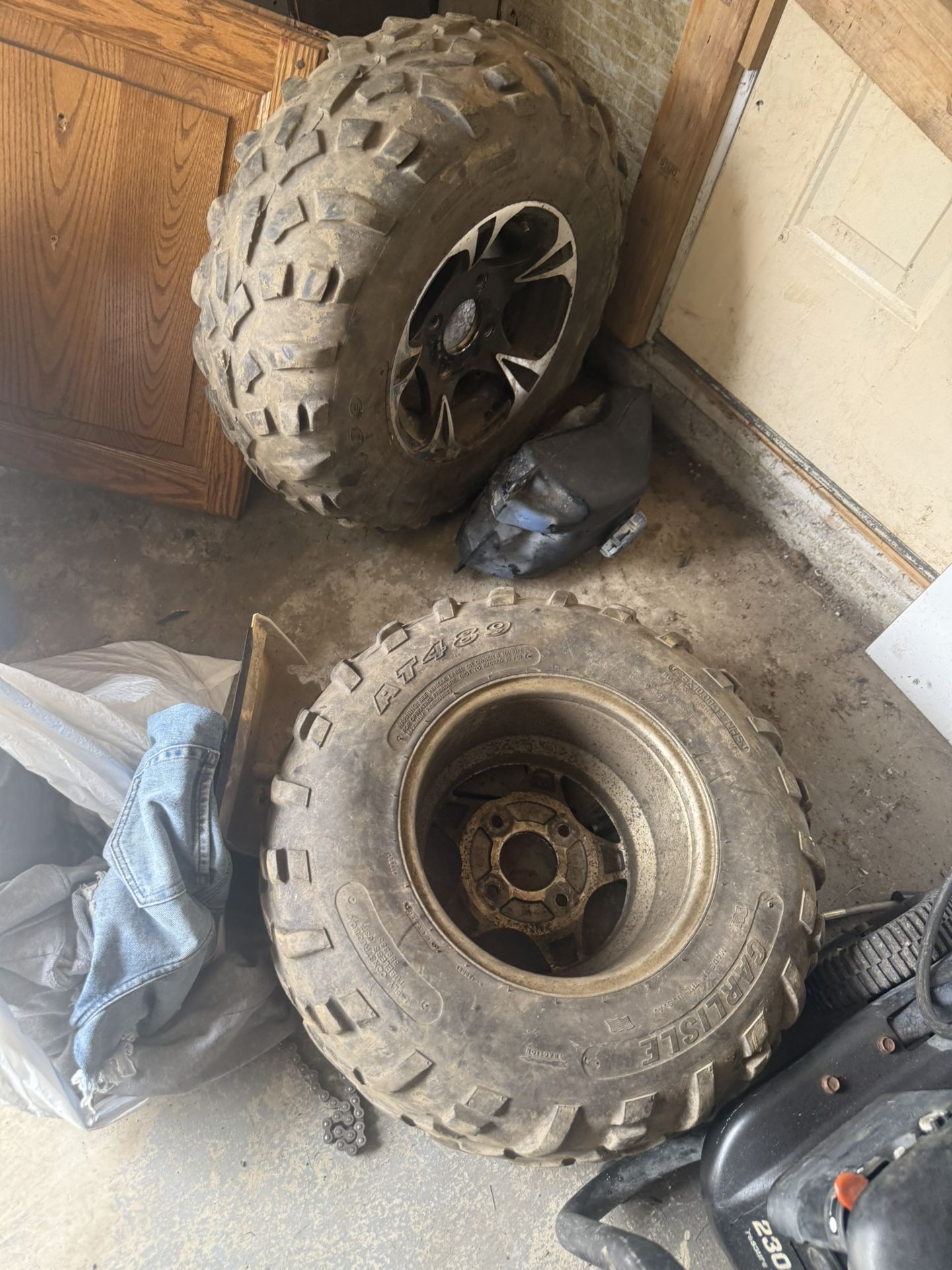 4 Wheeler . Dirt Bike