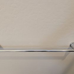 18" Towel Holder 