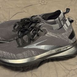 Brooks Levitate, Men’s Size 8
